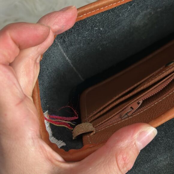 Vintage Dooney & Bourke Dover Case - Picture 4 of 6